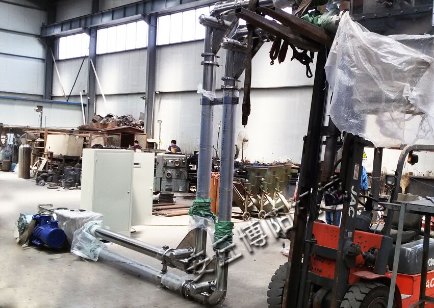 化工行業管鏈輸送機的材質怎樣選擇？