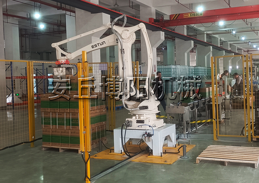 箱裝飲料全自動碼垛機(jī)的優(yōu)勢有哪些？