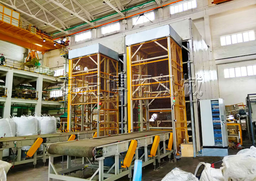 碳素顆粒全自動噸袋破包機與半自動相比有哪些優勢？