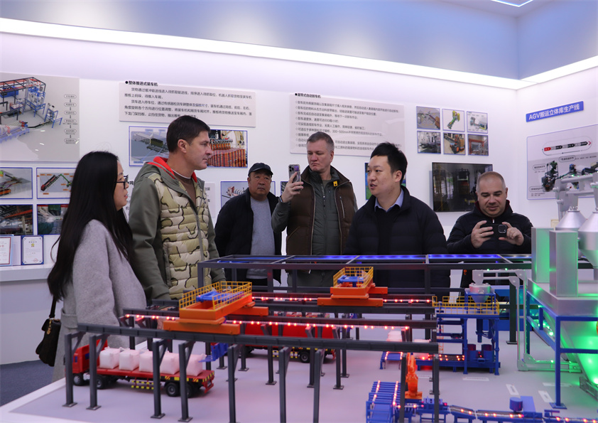 俄羅斯莫斯科州柳別爾齊市市長代表團(tuán)蒞臨博陽機(jī)械考察交流