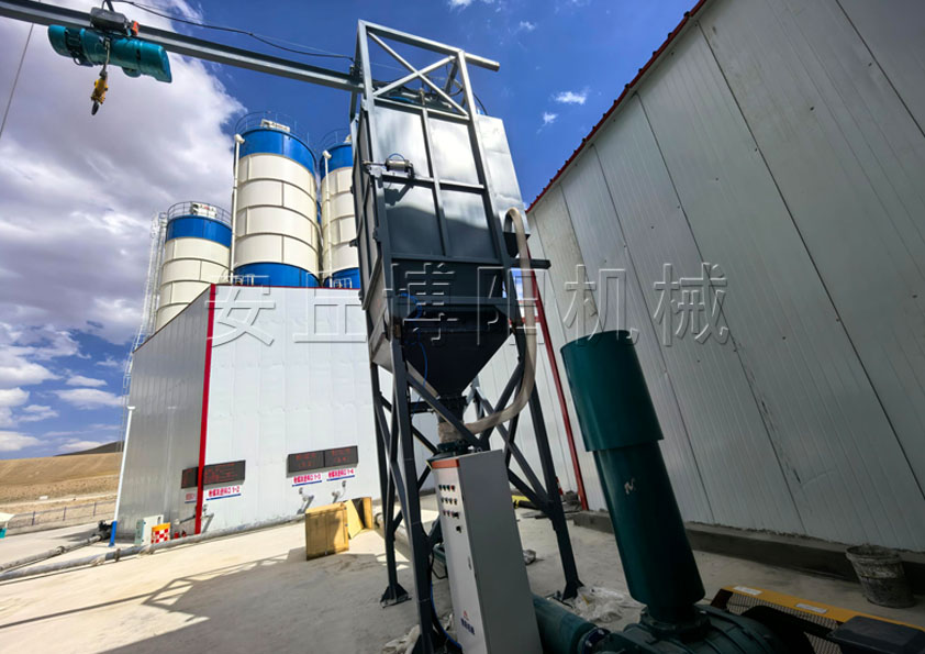 滑石粉噸袋拆包機的工作流程和性能特點是什么？